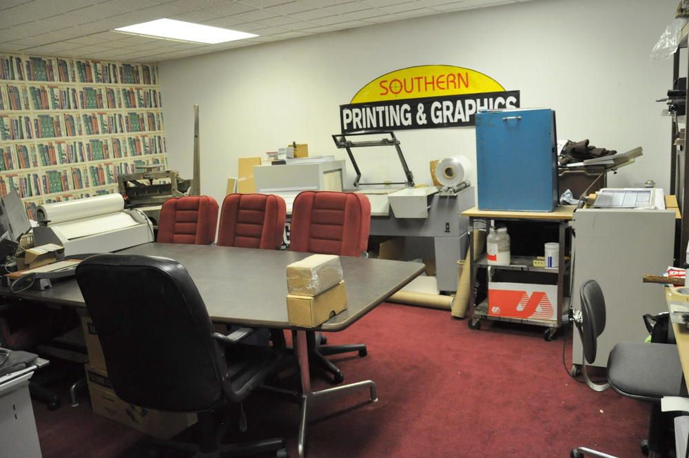 Office-Retail and Warehouse on Hixson PIke: 5424 Hixson Pike, Hixson, TN 37343